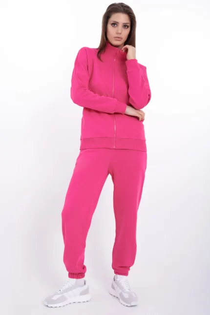 Костюм с джемпером на застежке-молнии и джоггерами