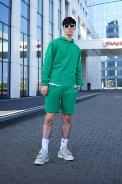 Костюм мужской с худи и шортами