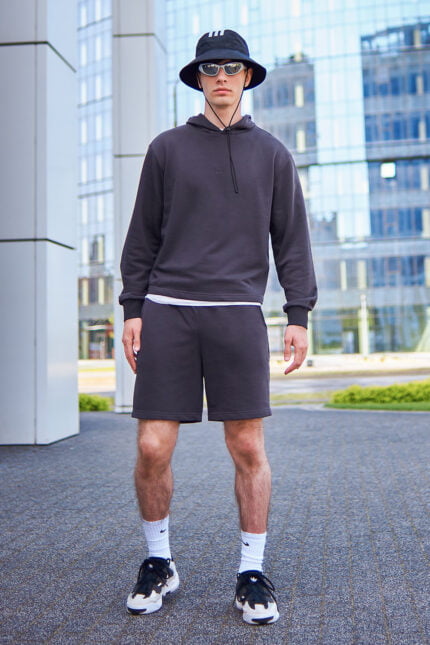 Костюм мужской с худи и шортами