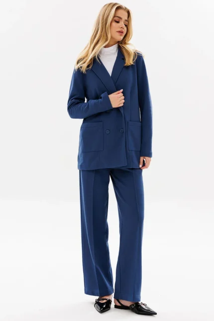 Классический двубортный жакет и брюки со стрелкой