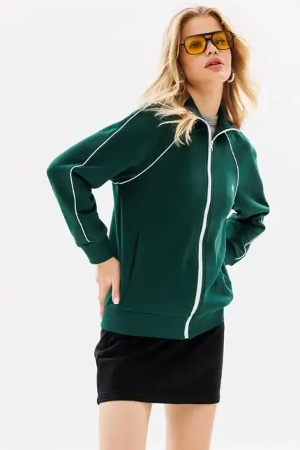 Джемпер с контрастными кантами