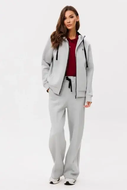 Спортивный костюм с зип-худи и брюками со стрелками