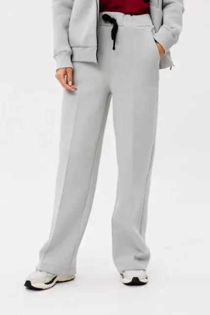 Тёплые трикотажные брюки со стрелкой