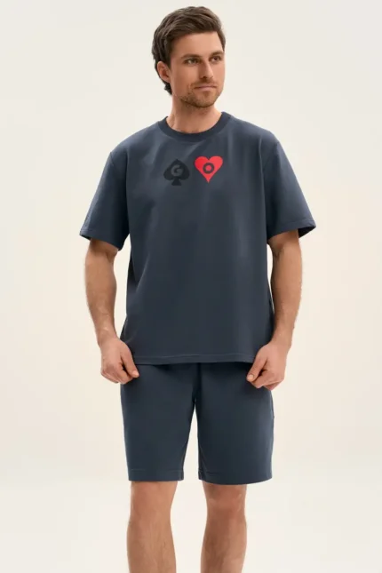 Классическая мужская футболка с дизайнерской печатью