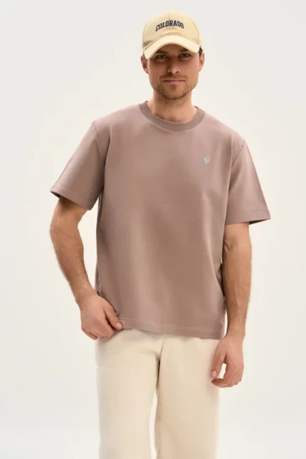 Классическая мужская футболка