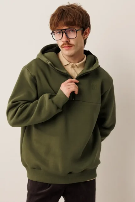 Комфортный мужской джемпер