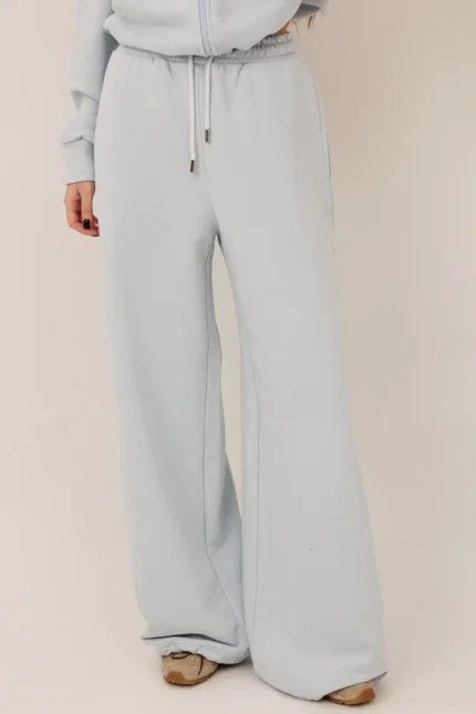 Широкие брюки с кулиской снизу