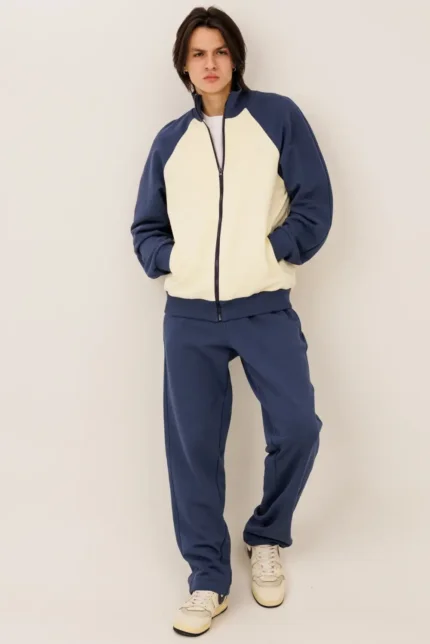 Костюм двухцветный на молнии