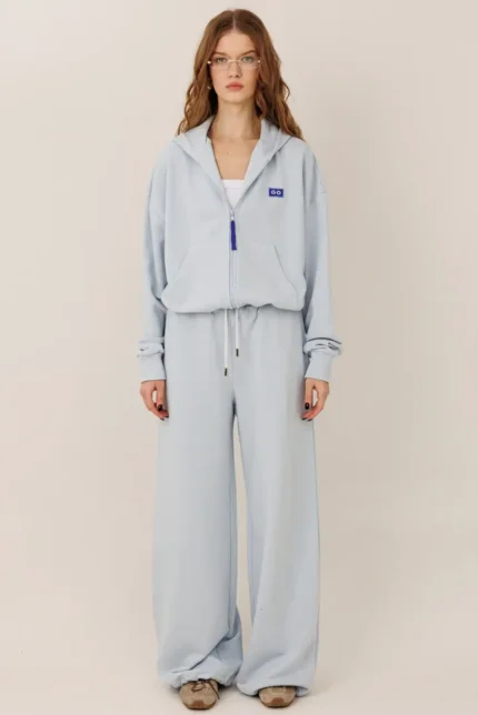Костюм с укороченным зип худи и брюками