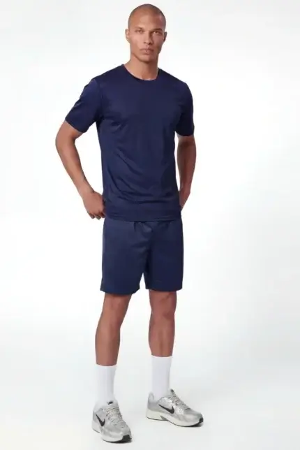 Мужской спортивный костюм