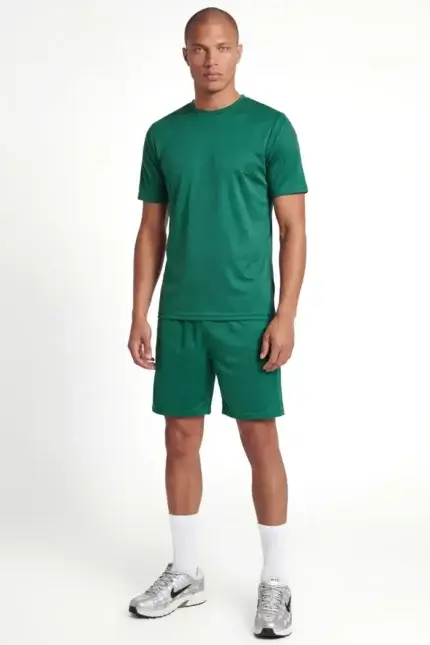 Мужской спортивный костюм